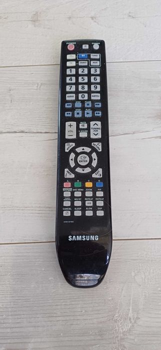 Kino Domowe 2.1 1+1 Soundbar Subwoofer DVD Bluray Samsung HT-BD8200