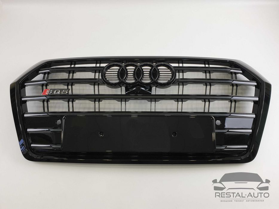 Решетка радиатора Audi Q5 2016-2020год черная (в стиле S-Line)