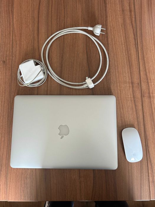 Laptop Mac Book Pro 15"  8GB RAM 256GB SSD 2013 + magic mouse