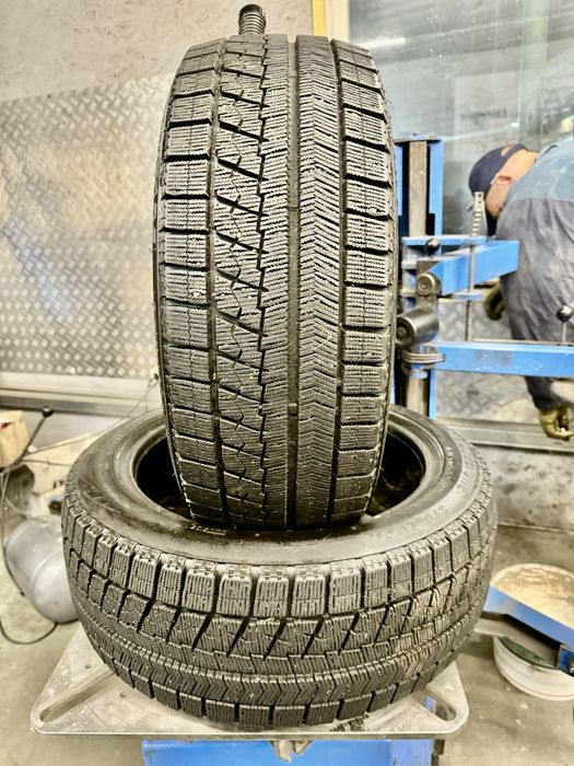 225/45/17 brigestone (зима) 2шт