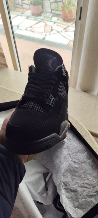Ténis Jordan 4 pretos