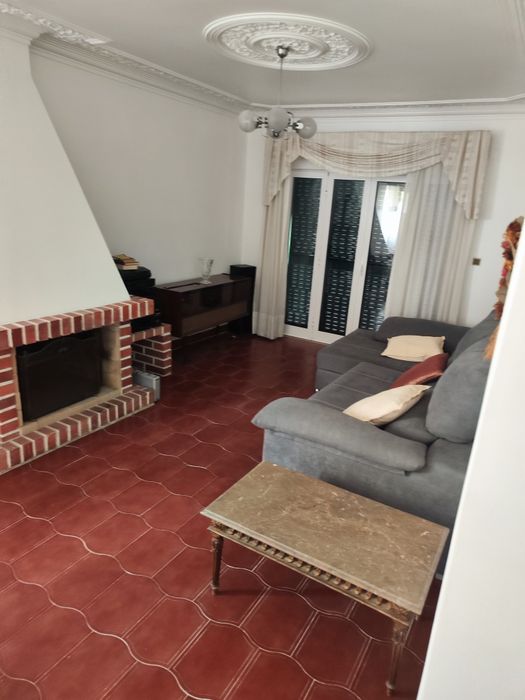 Aluguer de quarto individual feminino