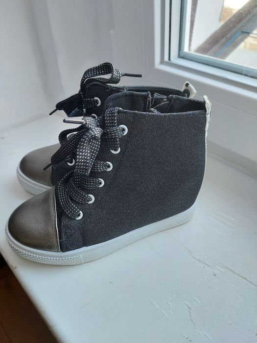 Sprzedam trampki dziecięce rozm.32