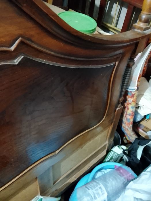 Cama em bom estado de conservacao