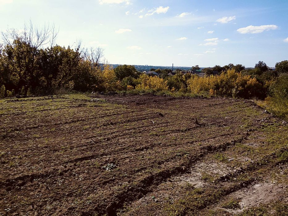 Продам ділянку 10 соток у місті Первомайськ, будівлі, сонячна станція 10 кВт