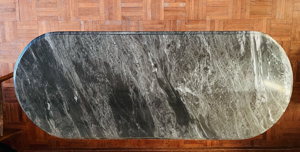 Mesa de centro antiga em madeira maciça com tampo em mármore