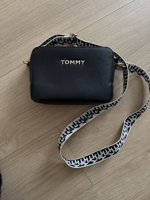 Сумка tommy hilfiger в ідеальному стані