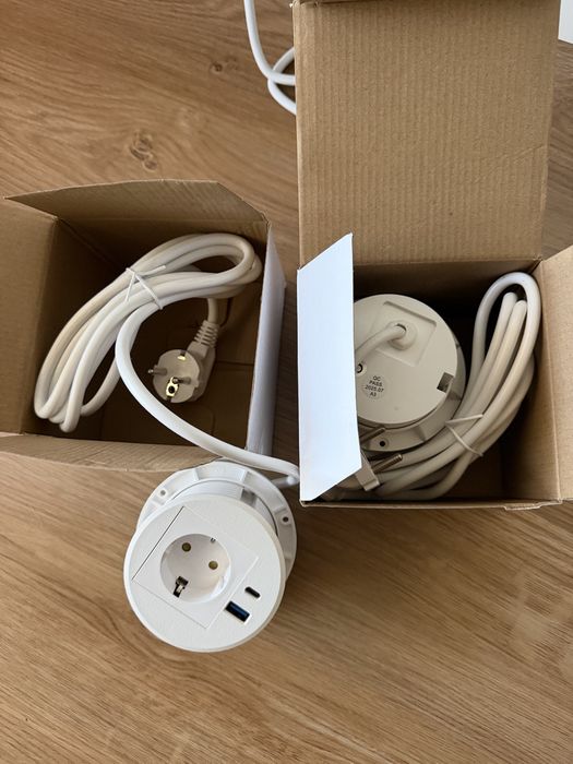 Tomada de Embutir para Secretária/Móvel com USB-C (Novas na Caixa)