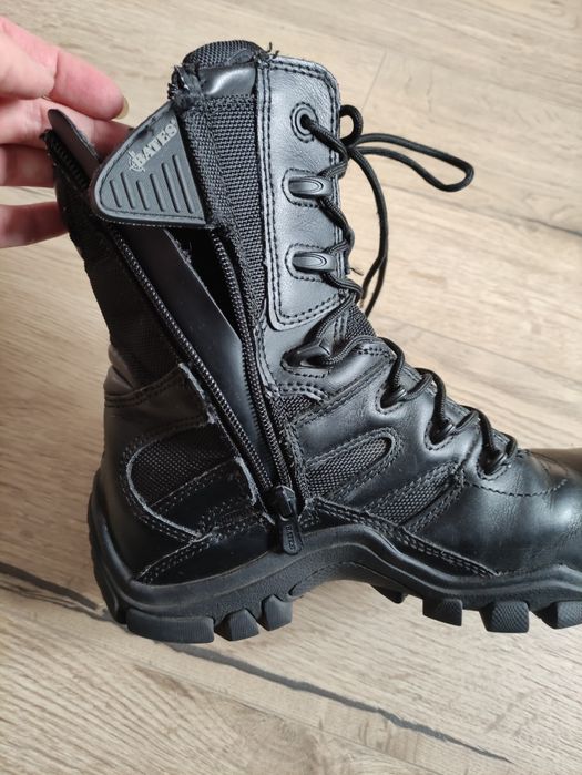 Buty Bates w idealnym stanie