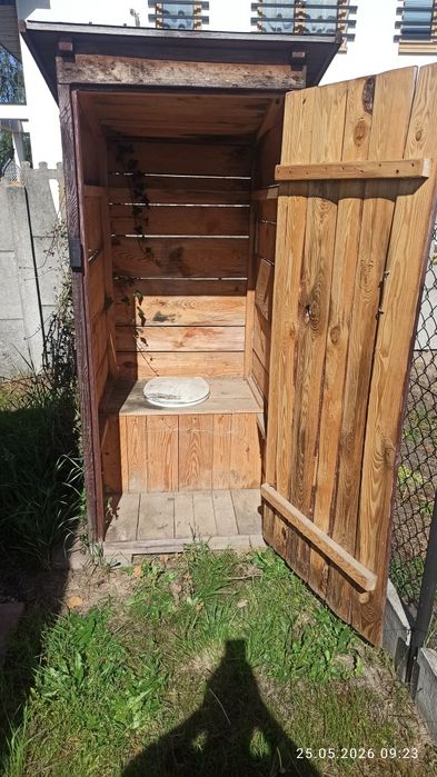 Toaleta na budowę