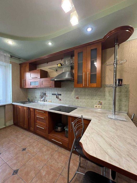 Продам 2 к кв  86 кв м ЖК Зеленая шапочка 608 мр  4 этаж метро Студенческая
