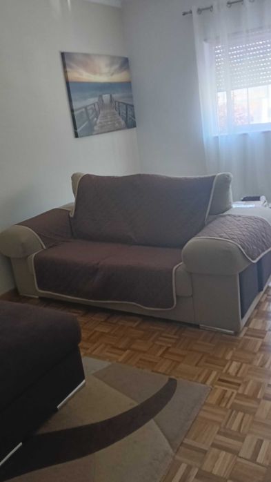 Sofá de e 2 lugares impecável bom preço!