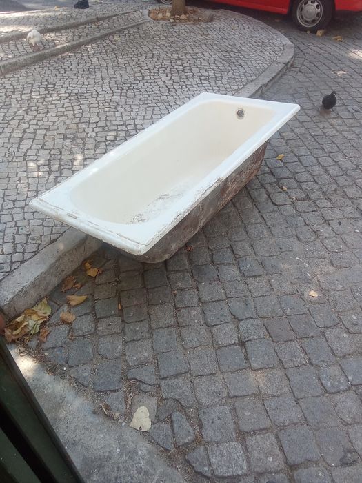 Banheira em ferro fundido esmalte.