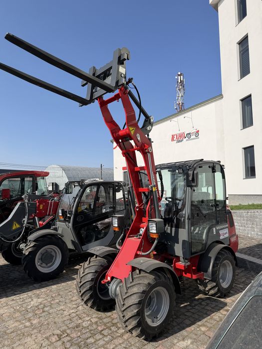 Компактний фронтальний навантажувач Weidemann Hoftrac 1280