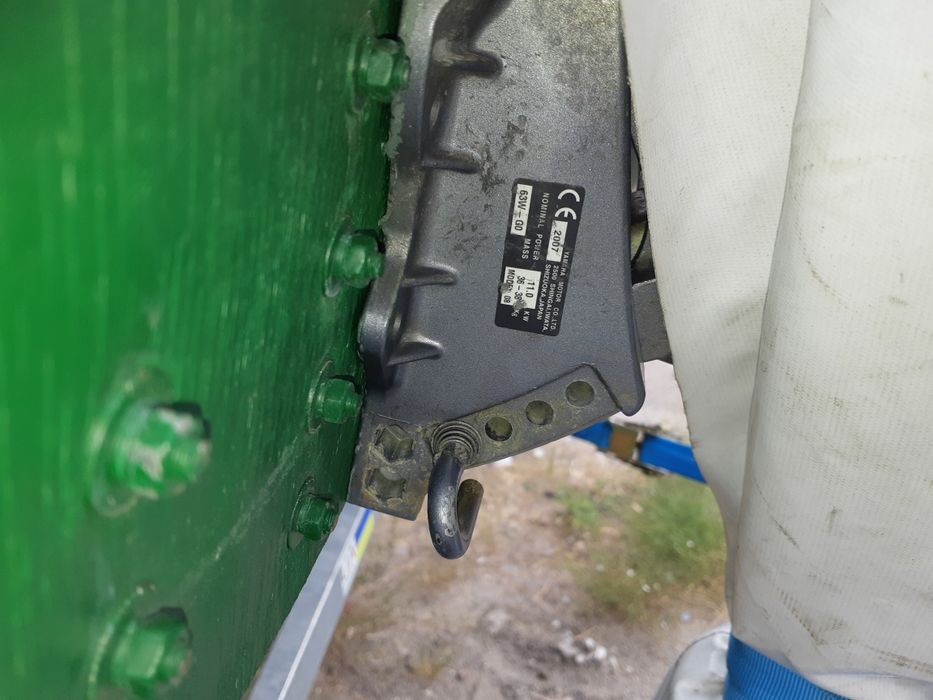 Автобот човен лодка комплект: лафет мотор