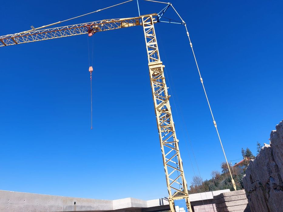 Grua construção civil