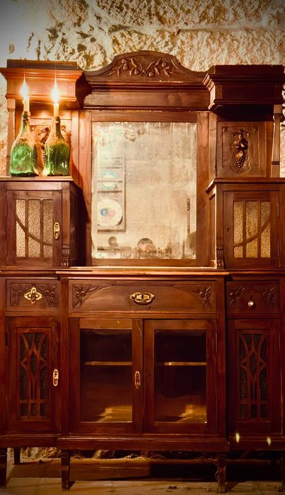 Moveis antigos em relativo bom estado