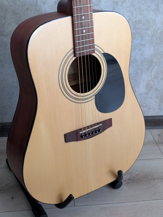 Акустическая гитара Cort AD810