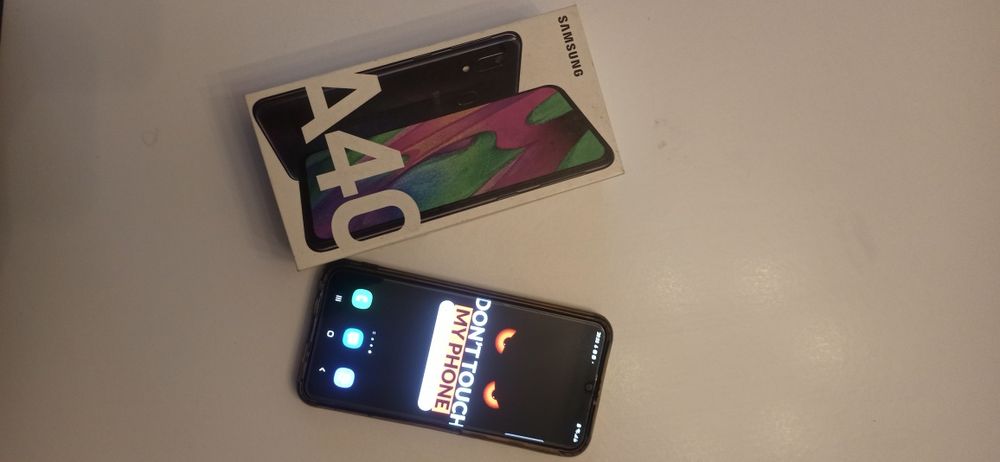 Samsung A40 como novo