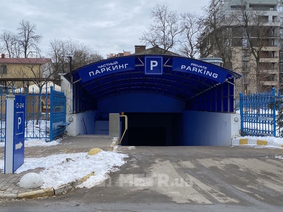 Аренда крытый паркинг в центре Одессы.