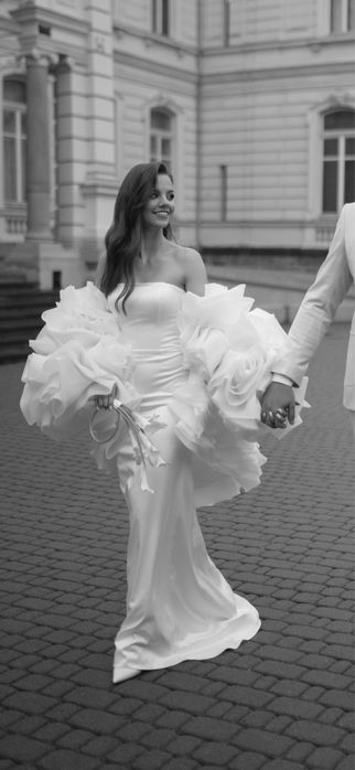 Весільна атласна сукня (рибка)