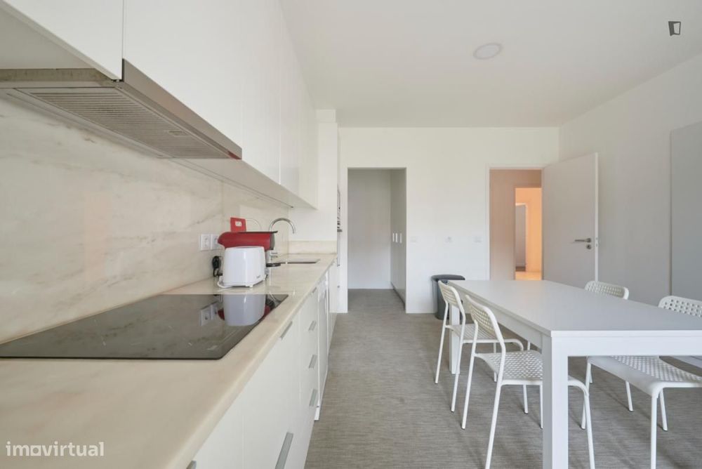 Quarto - localizado em Entrecampos Lisbon