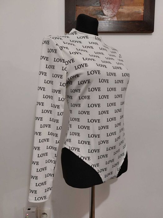 Białe body w napisy LOVE, XS/S