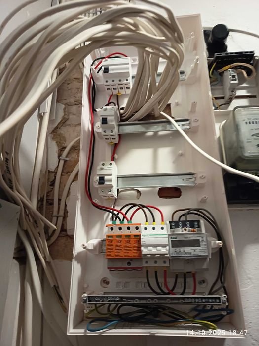 Elektryk - montaż i modernizacja instalacji elektrycznej.