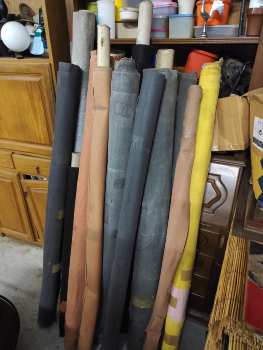 Rolos de varias cores para desocupar