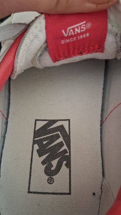 Buty sneakersy skórzane Vans 38 biale