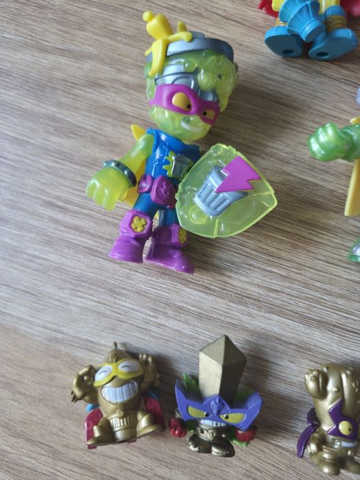 Kazoom Kids 5szt +Złote figurki Super Zings 6szt