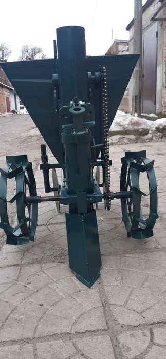 Картофлесажалка для мотоблока