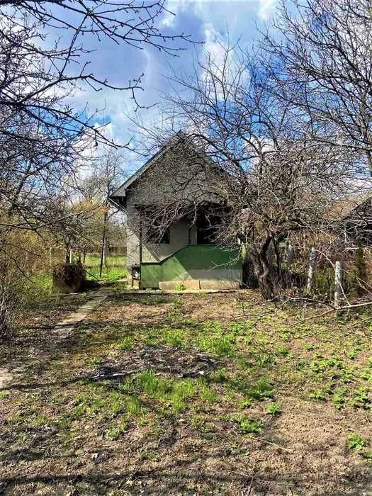 Дача з будинком в місті, біля "Епіцентру"