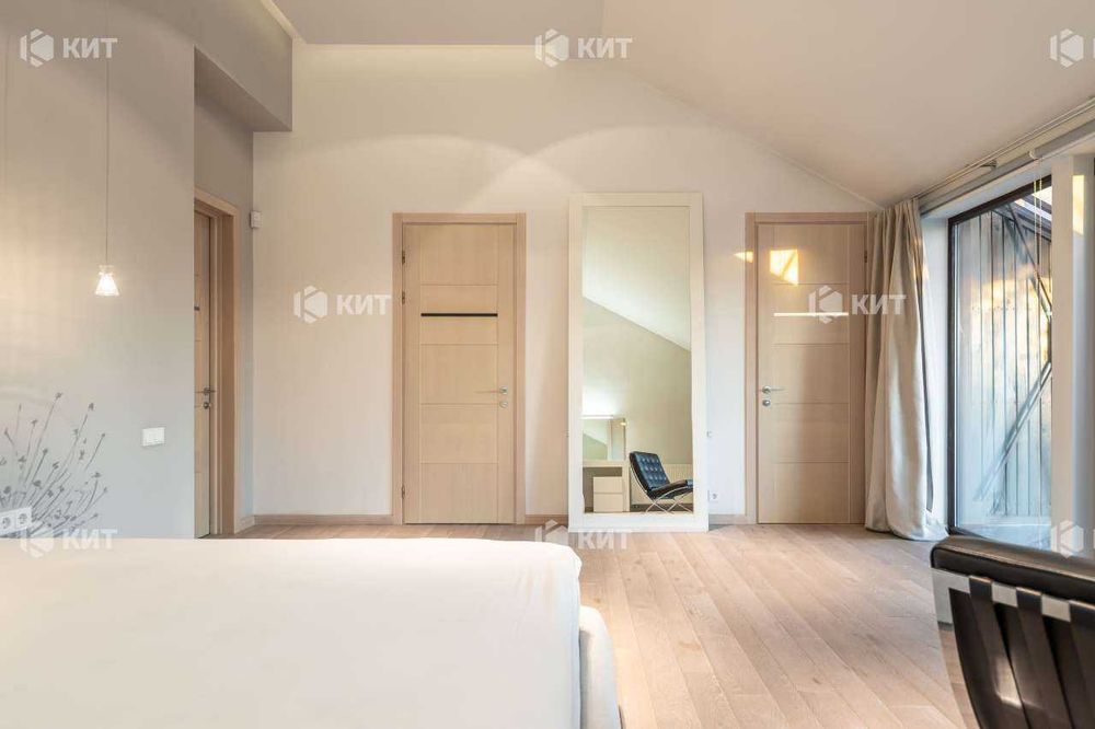 Будинок з басейном,Флоринка, Поряд Олексіївка ( Алексеевка ) 130140