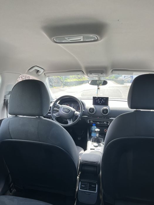 Vendo Audi A3 Sportback 1.6 TDI, de 2015, com 197.000 km.