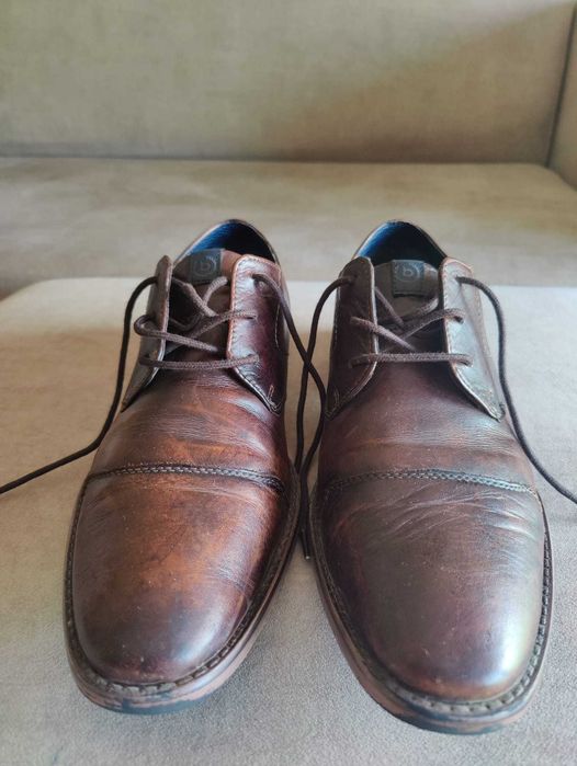 Sapatos Bugatti tam. 43 em excelente estado