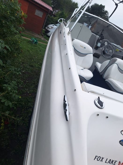 Łódź motorowa kabinowa Bayliner Capri 1802 CC