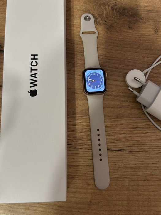 Apple watch SE gold