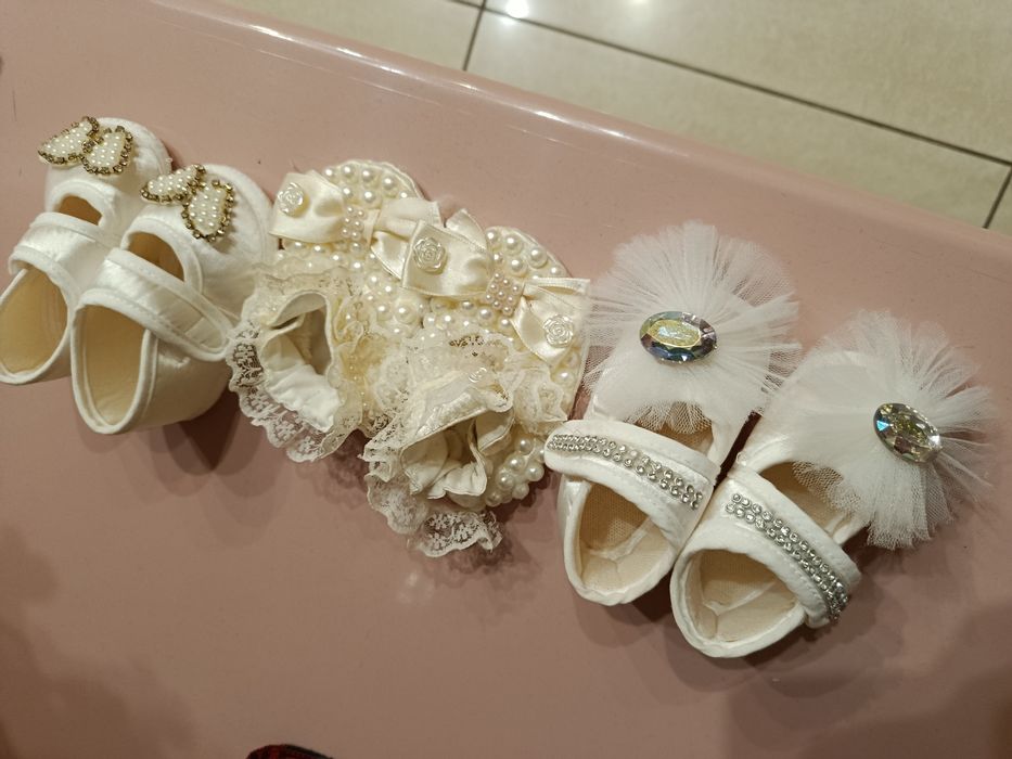 Пінетки дитячі святкові.