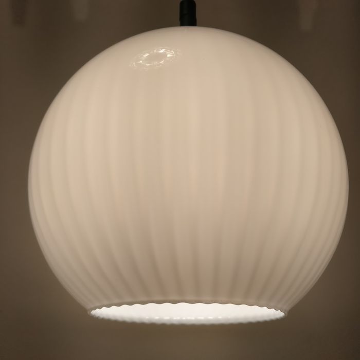 Lampa sufitowa duża biała kula Prl
