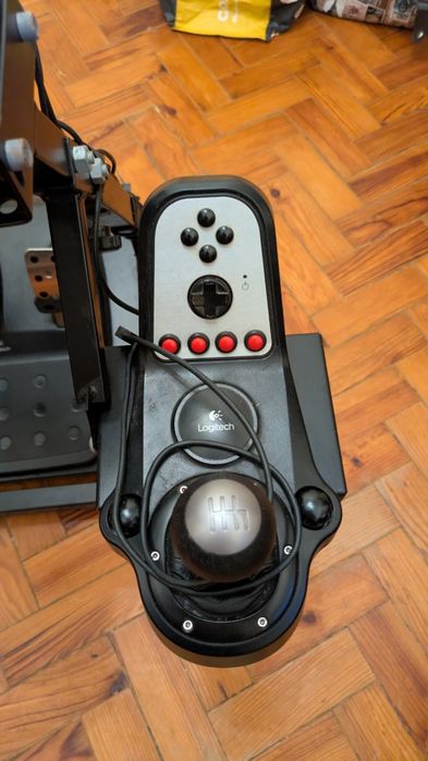 Conjunto Logitech g27 e suporte