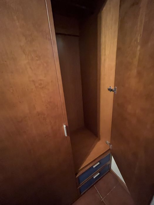 Roupeiro com 2 portas / 2 gavetas