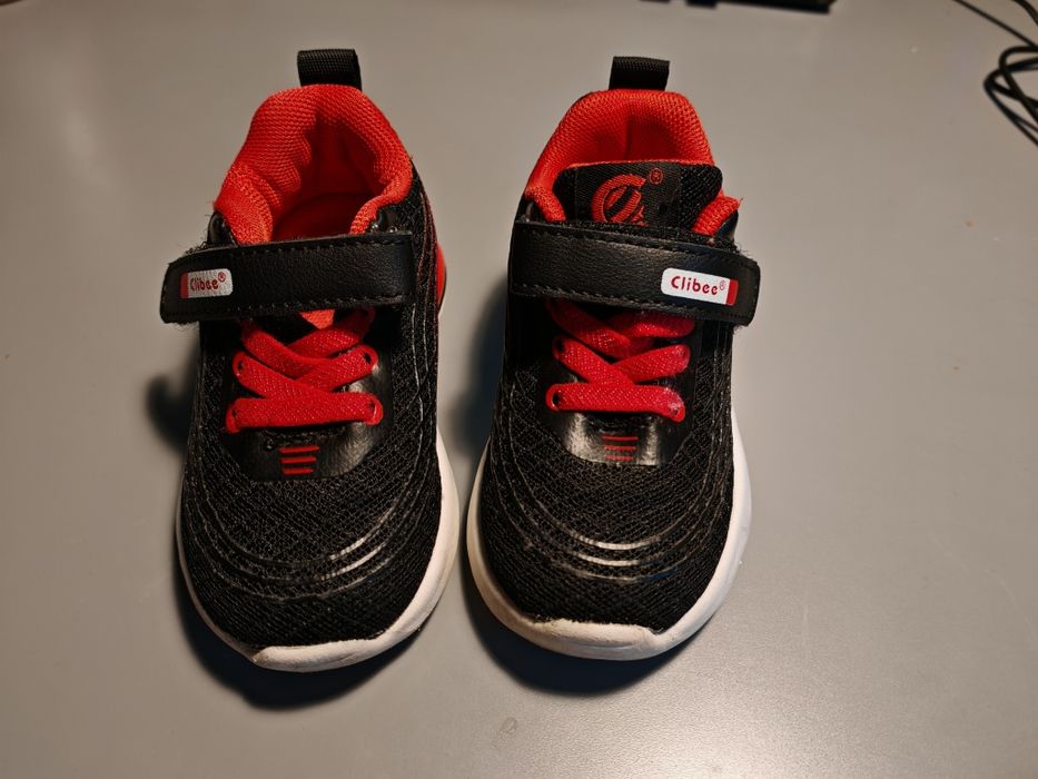 Buty adidasy r. 23 chłopięce dla dziecka super stan