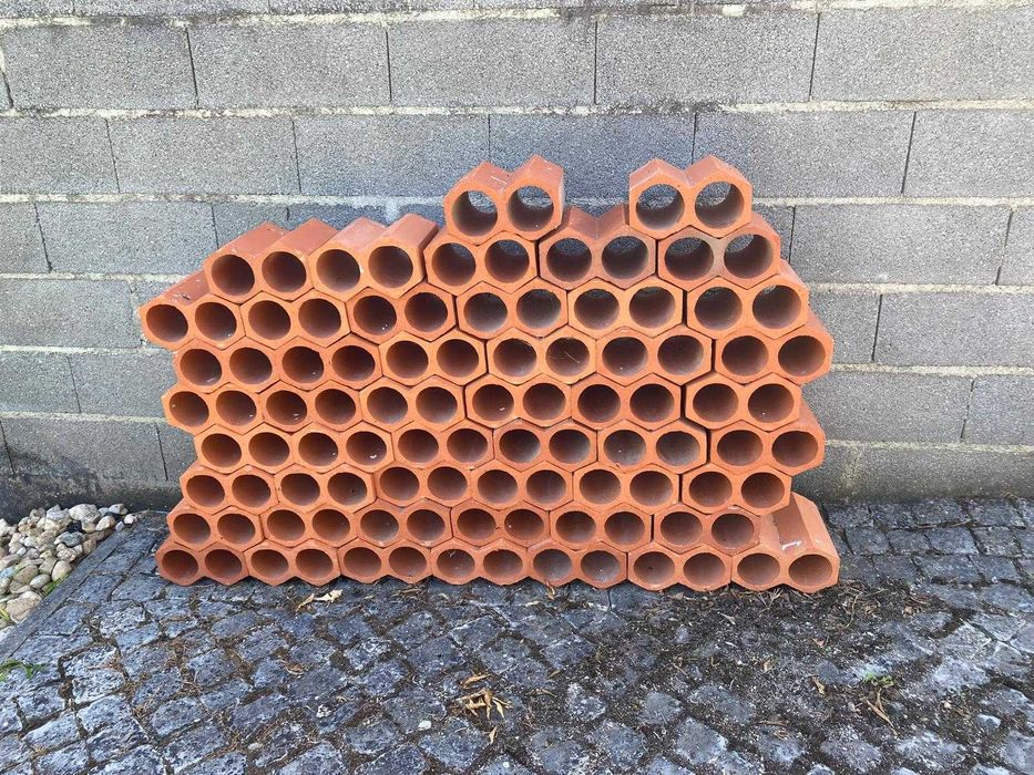 Garrafeiras em barro / tijolo