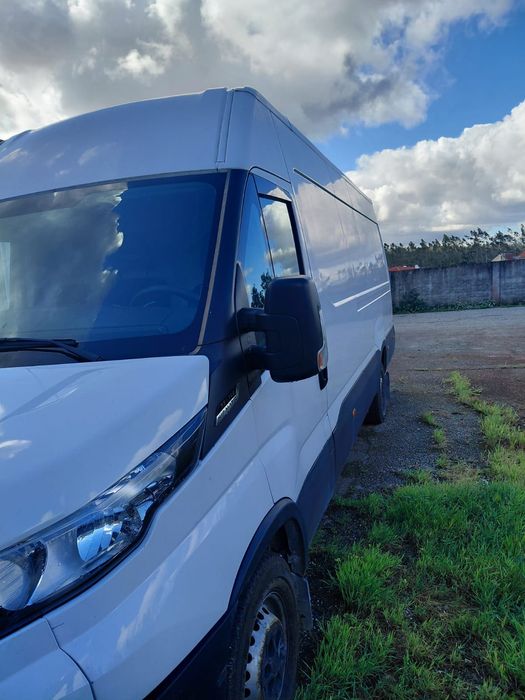 Carrinha Iveco caixa Fechada 2020
