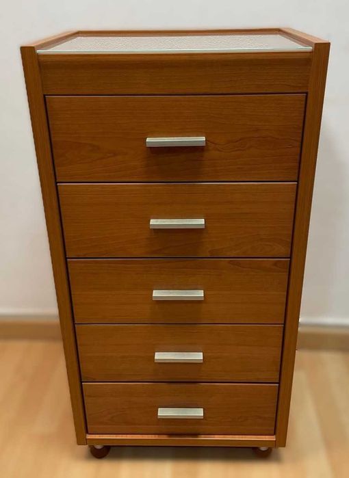 Camiseiro pinho mel como novo