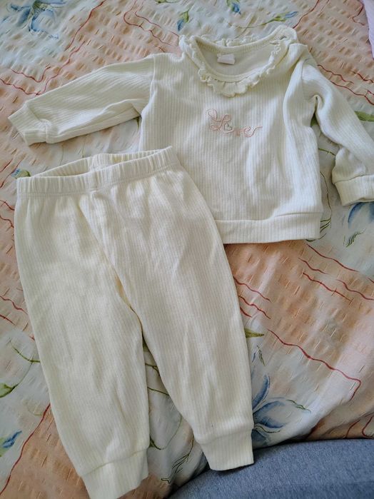 Костюмчики на дів 3/6 місяц