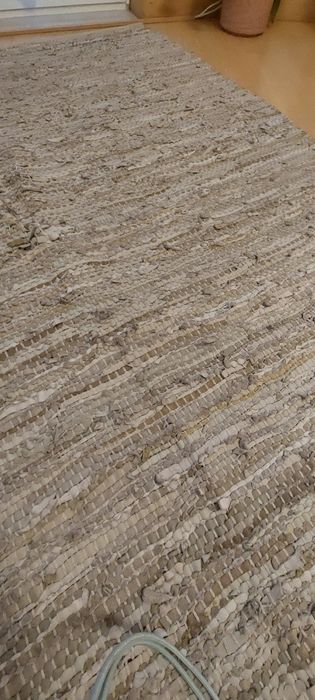 Tapete entrelaçado com pele