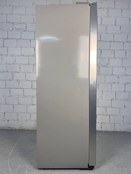 Холодильник Side by Side Hisense RS670N4BC2