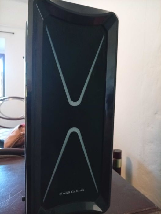 Caixa ATX Média gama com bom airflow